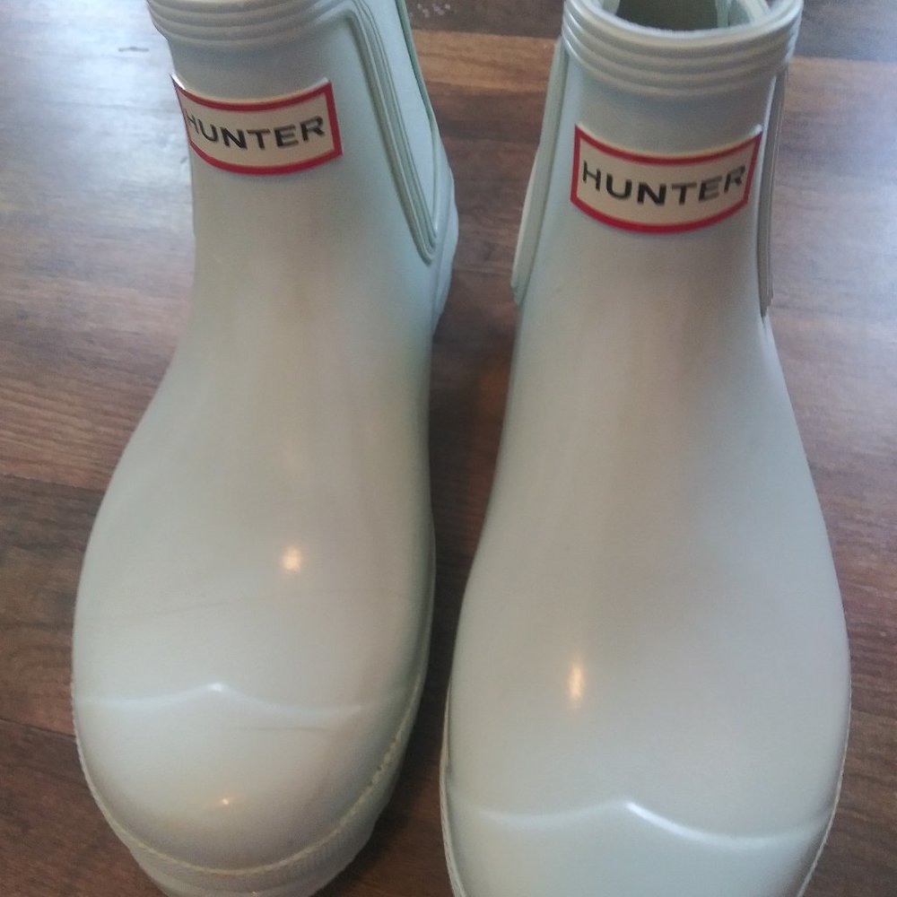 Hunter short Chelsea style boots mint green size 8